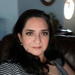 Meet your Posher, Ana